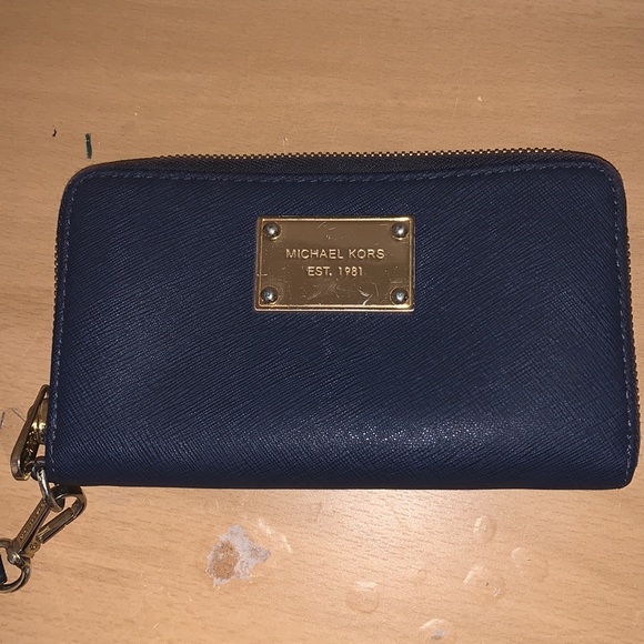 Michael Kors Wallet - Picture 2 of 6